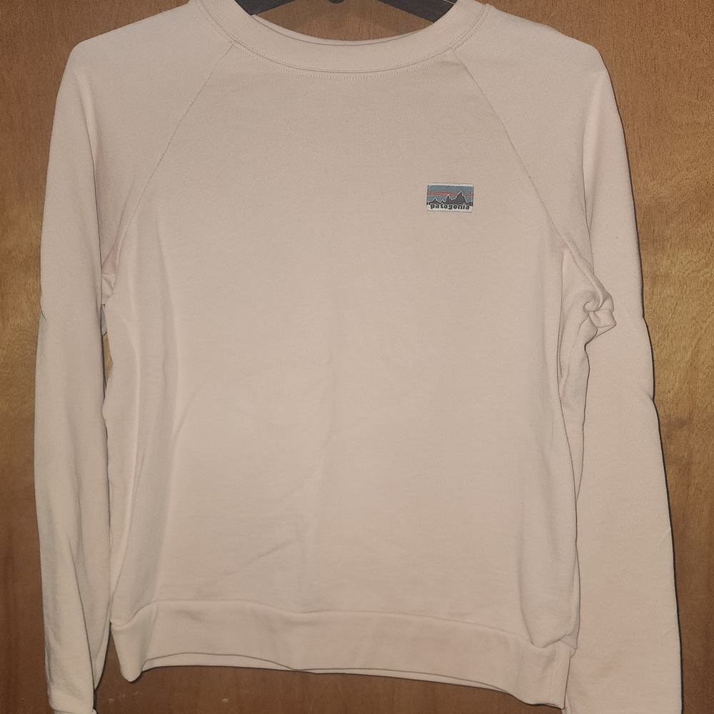 Patagonia Men’s Pale Pink Crewneck Sweatshirt